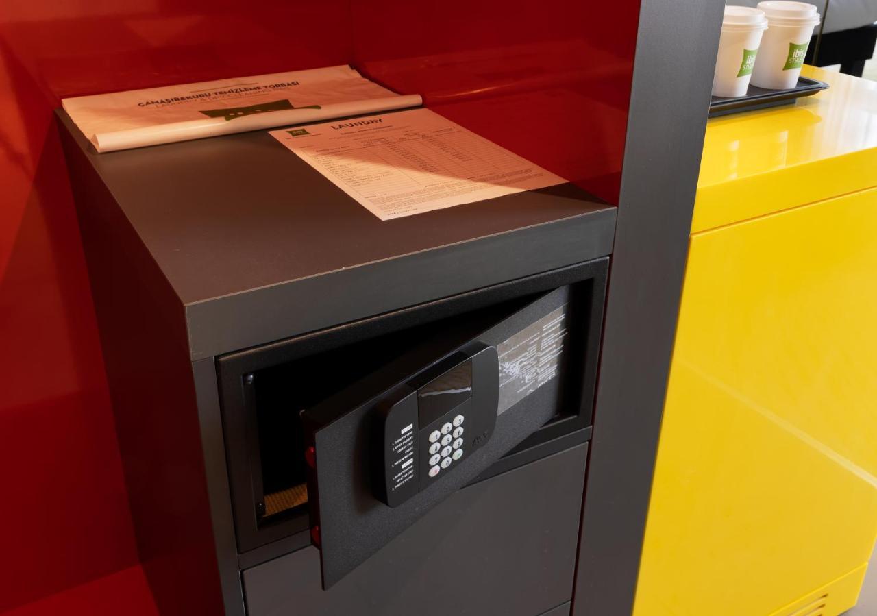 Ibis Styles Istanbul Merter 객실 사진 A safe