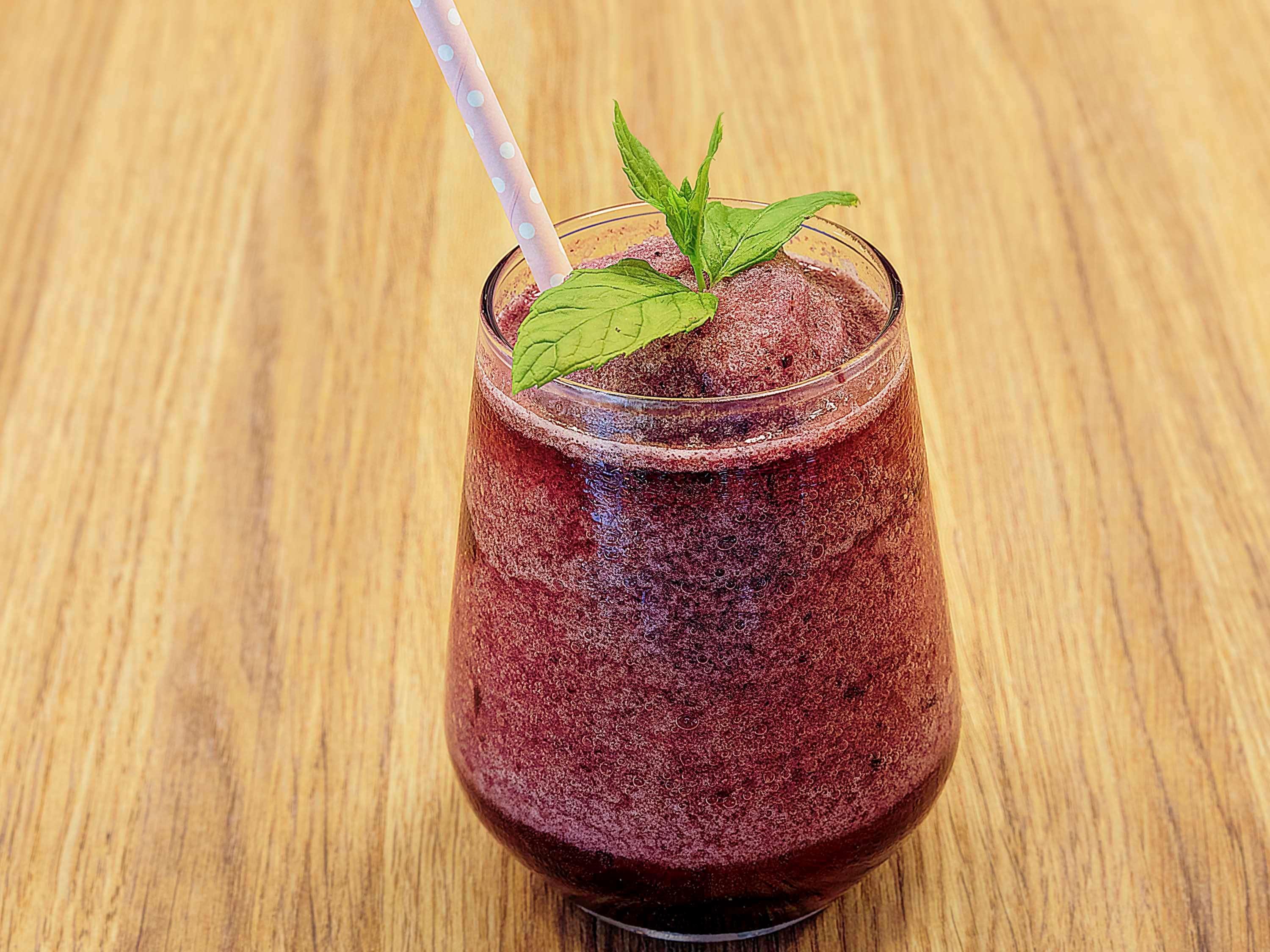 Ibis Styles Istanbul Merter 외부 사진 A blueberry smoothie